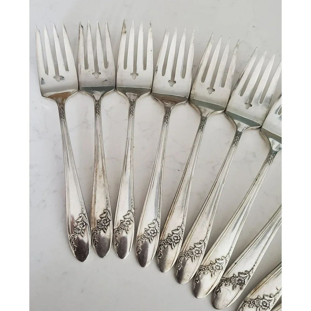 12 Oneida Tudor Plate Queen Bess Silverplate Salad Forks 6.5